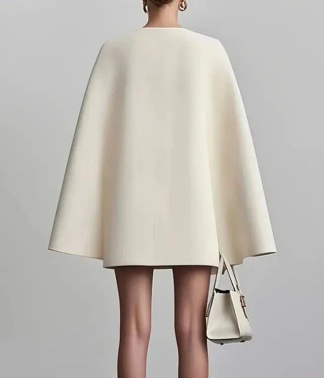Carmen | Vestido Blazer Corto de Fiesta con Manga Capa y Escote en V
